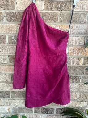 Lulu's One-Shoulder Jacquard Mini Dress in Berry